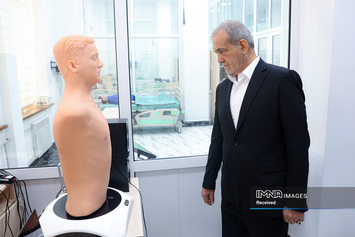 حضور در دانشگاه علوم پزشکی ابوعلی سینای تاجیکستان