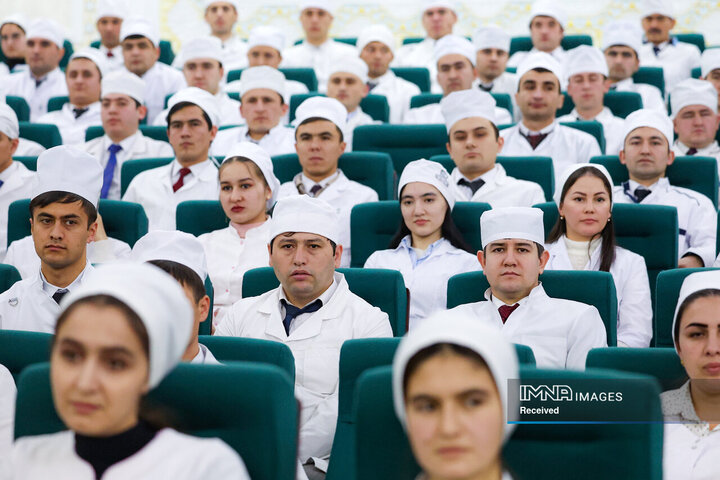 حضور در دانشگاه علوم پزشکی ابوعلی سینای تاجیکستان