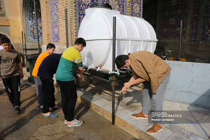 مراسم معنوی اعتکاف نوجوانان مقاومت در مسجد سید اصفهان