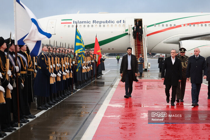 ورود رئیس جمهور به مسکو