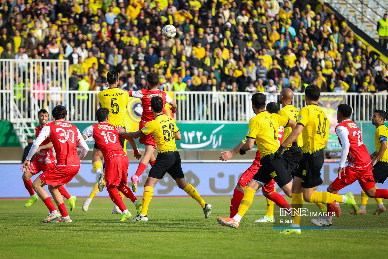 هتتریک سپاهان در الکلاسیکو یا جشن صعود پرسپولیس در نقشجهان؟