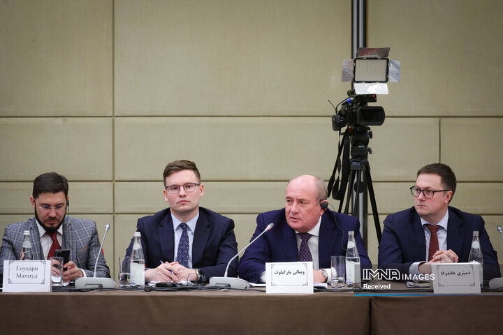 نشست با جمعی از فعالان اقتصادی روسیه