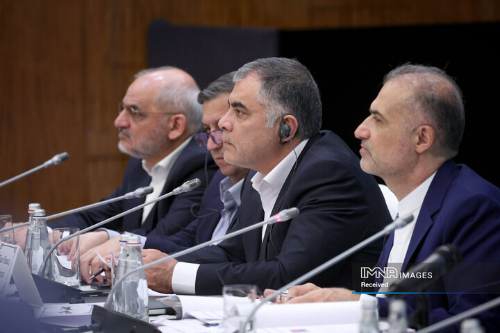 نشست با جمعی از فعالان اقتصادی روسیه