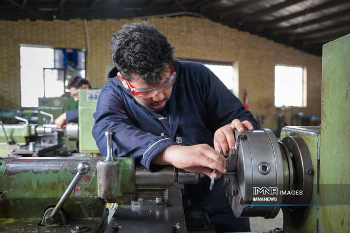 ورود به دنیای هوانوردی با افتتاح نخستین هنرستان هواپیمایی در اصفهان