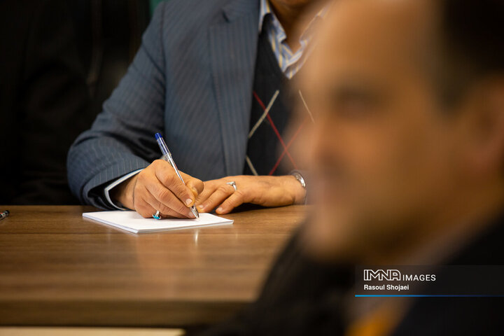 آیین رونمایی از «سامانه برخط پایش کیفیت هوا و صوت و طرح امداد دوچرخه» در اصفهان