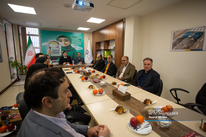 آیین رونمایی از «سامانه برخط پایش کیفیت هوا و صوت و طرح امداد دوچرخه» در اصفهان