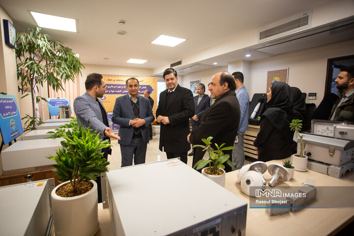 آیین رونمایی از «سامانه برخط پایش کیفیت هوا و صوت و طرح امداد دوچرخه» در اصفهان