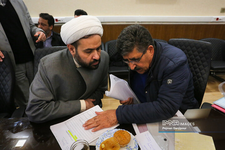 کمیته نظارتی شورای شهر اصفهان در شهرداری منطقه 8