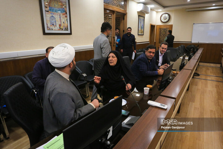 کمیته نظارتی شورای شهر اصفهان در شهرداری منطقه 8