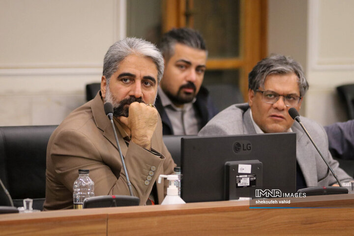 جلسه احزاب و تشکل های سیاسی استان با استاندار اصفهان