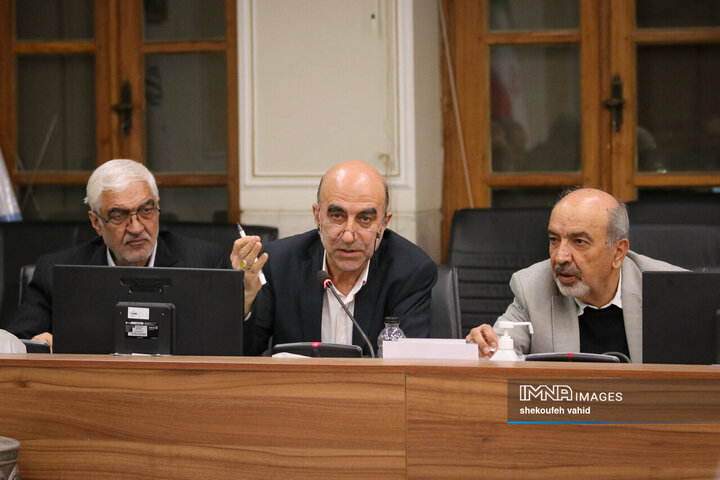 جلسه احزاب و تشکل های سیاسی استان با استاندار اصفهان