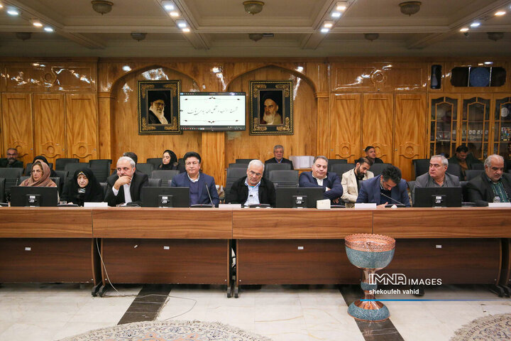 جلسه احزاب و تشکل های سیاسی استان با استاندار اصفهان