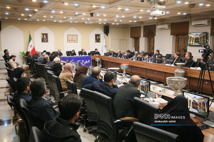 جلسه احزاب و تشکل های سیاسی استان با استاندار اصفهان