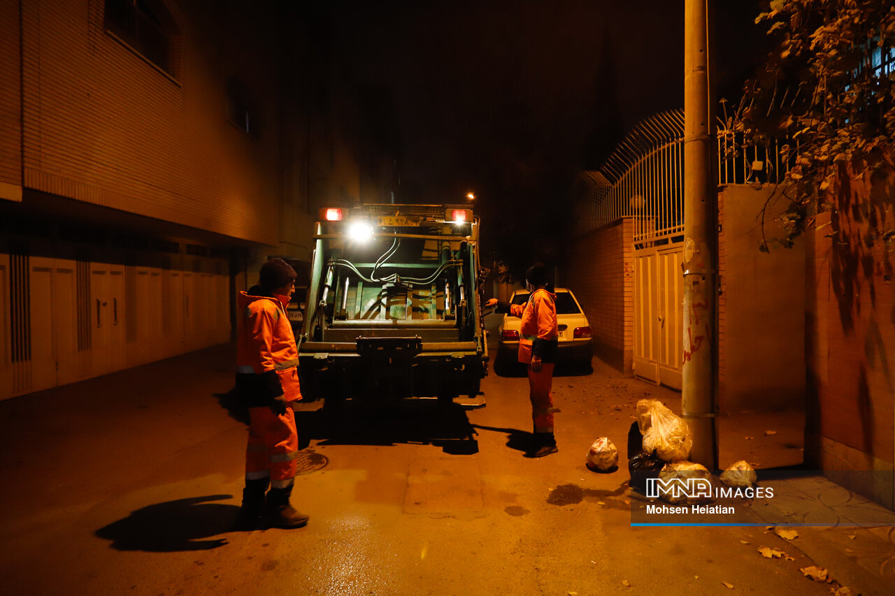 پاکبانان اصفهان؛ قهرمانان شبهای سرد در مسیر پاکیزگی شهر
