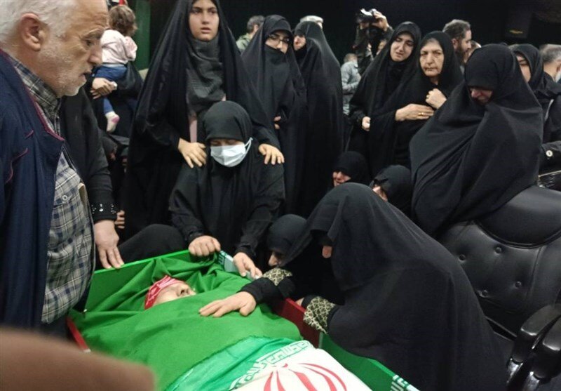 مراسم وداع با پیکر شهیدان رازینی و مقیسه برگزار شد