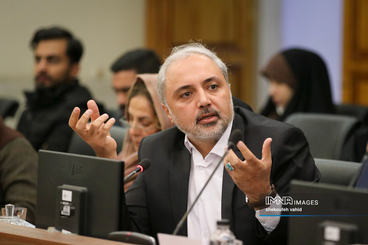 نشست احزاب اصفهان؛ از ضرورت همدلی تا مطالبه خانه احزاب