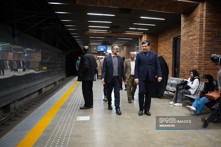 آیین بهره‌برداری از ورودی جنوب شرقی ایستگاه مترو آزادی