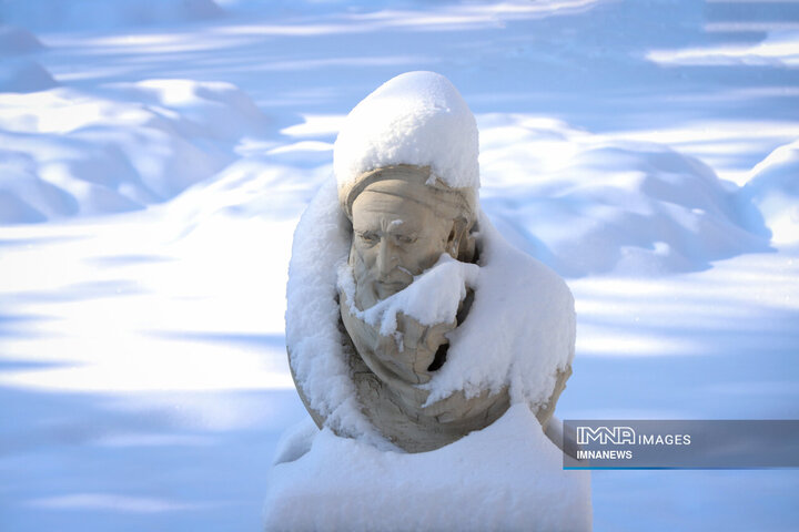 رخت سپید برف بر تن همدان