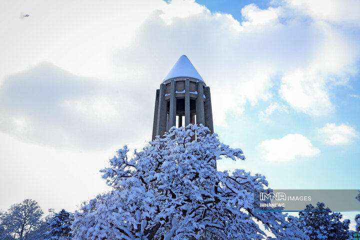 رخت سپید برف بر تن همدان