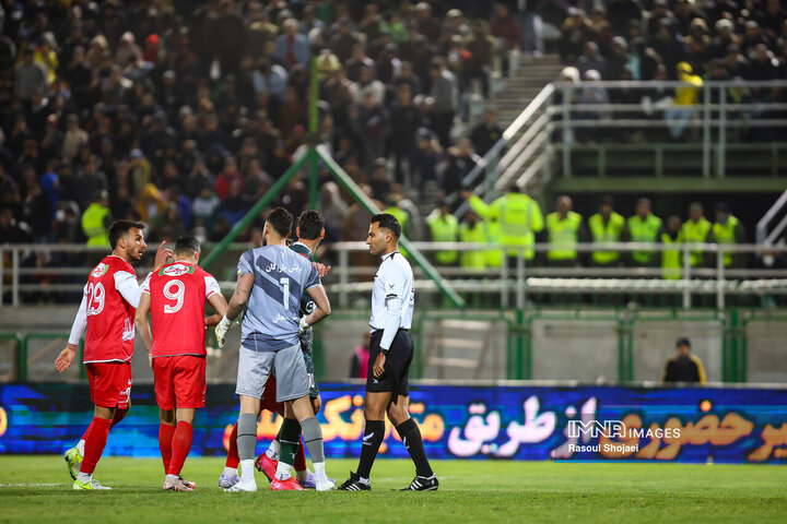 هفته شانزدهم لیگ برتر؛ ذوب‌آهن - پرسپولیس