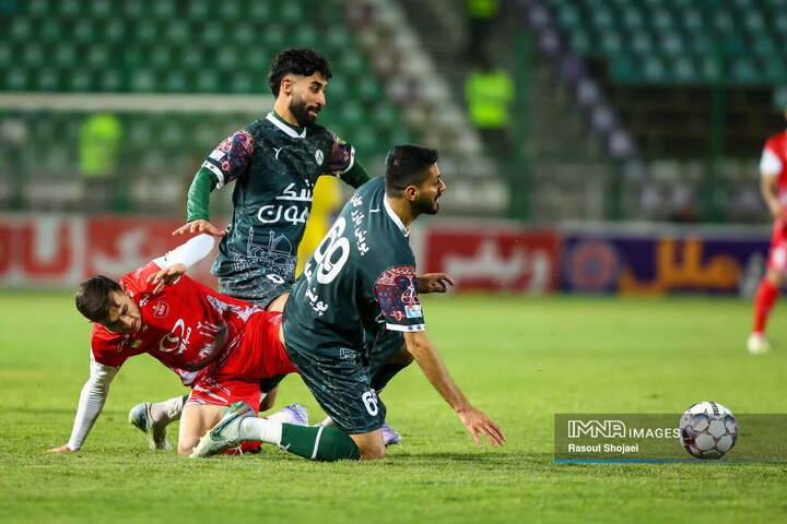 هفته شانزدهم لیگ برتر؛ ذوب‌آهن - پرسپولیس