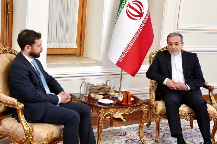 Iran's Foreign Minister Emphasizes Commitment to Regional Stability