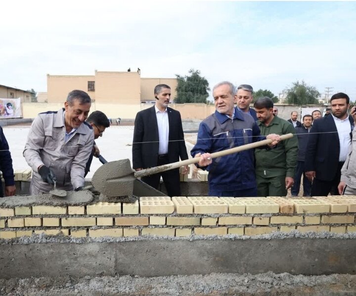آغاز طرح ملی خشت‌گذاری با حضور رئیس‌جمهور در منطقه پردیس اهواز