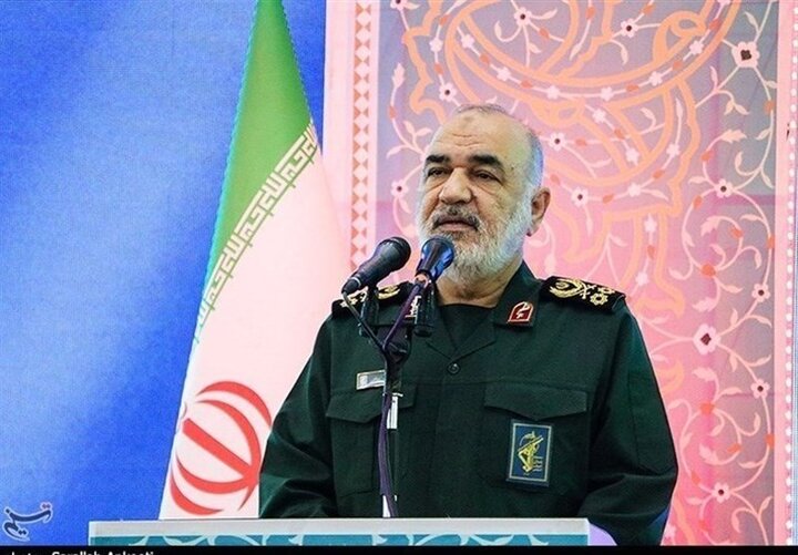 دشمن صدای شکسته‌شدن استخوان‌هایش را می‌شنود