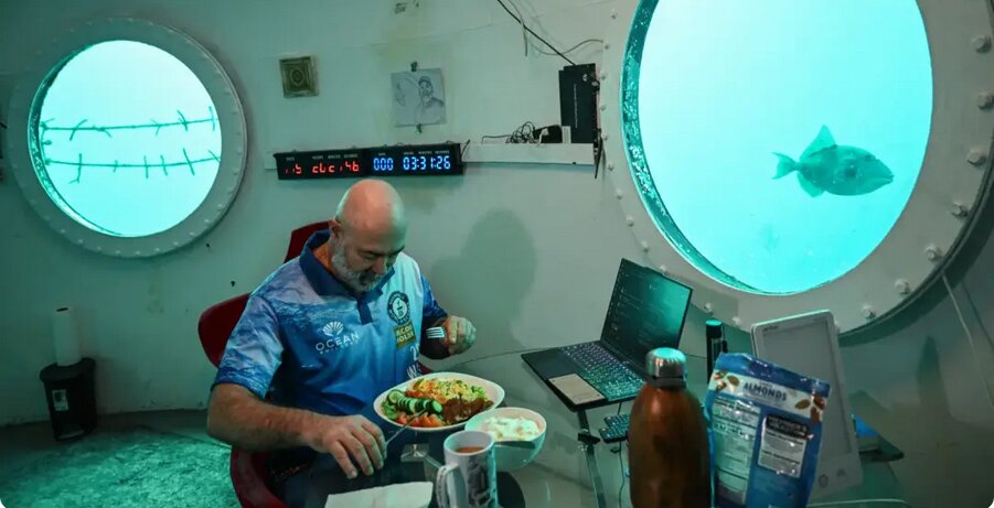 رکورد زندگی زیر آب شکسته شد