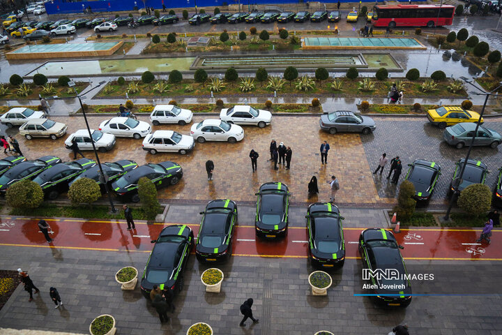 آیین ورود ۵۰ دستگاه تاکسی برقی به ناوگان تاکسیرانی شهر اصفهان برگزار شد