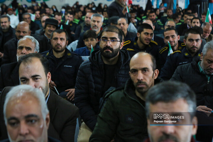 آیین آغاز دهه فجر انقلاب اسلامی در اصفهان