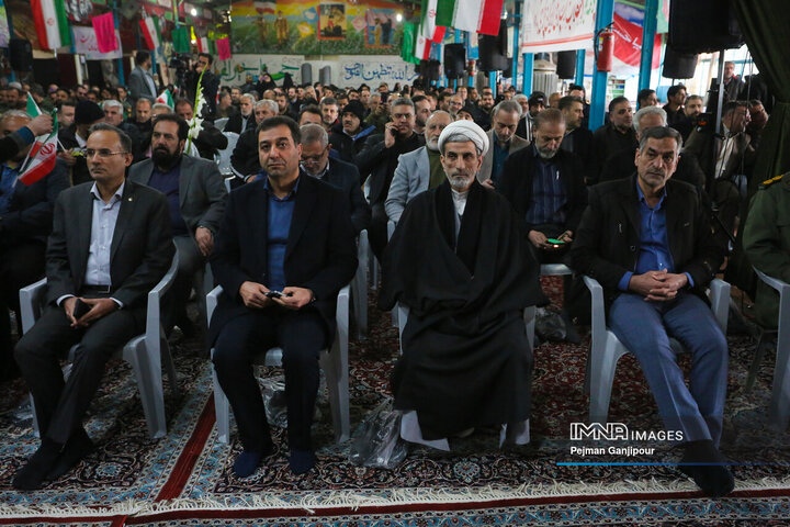 آیین آغاز دهه فجر انقلاب اسلامی در اصفهان