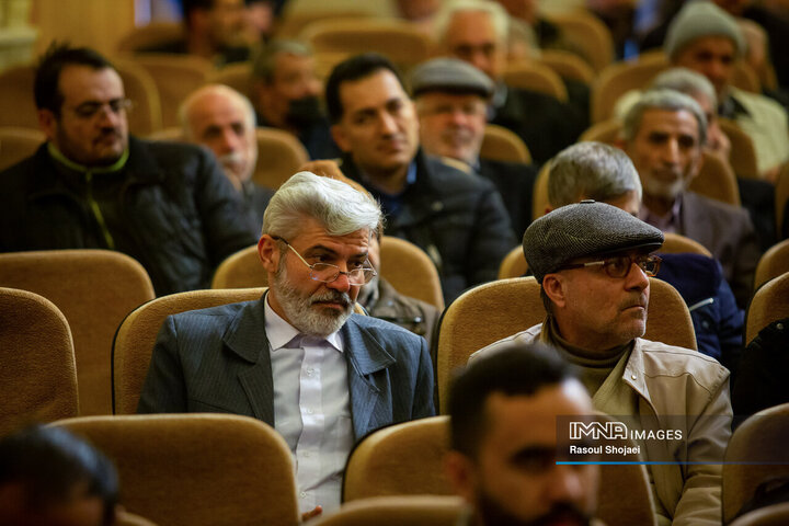 آیین تجلیل از پیشگامان انقلاب اسلامی در اصفهان