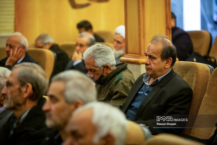 آیین تجلیل از پیشگامان انقلاب اسلامی در اصفهان