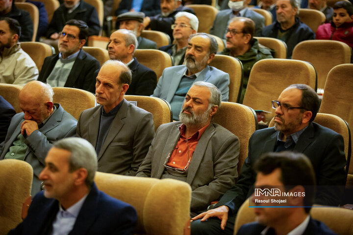 آیین تجلیل از پیشگامان انقلاب اسلامی در اصفهان