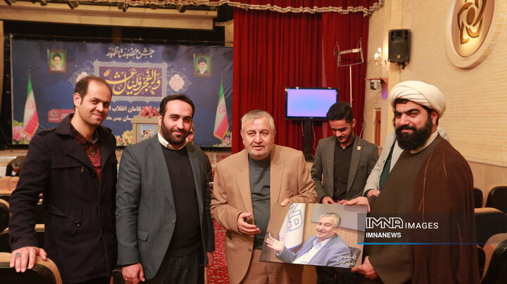 آیین تجلیل از پیشگامان انقلاب اسلامی در اصفهان