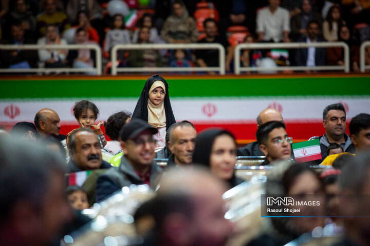 دومین شب جشن دهه فجر خانواده اتوبوسرانی شهرداری اصفهان