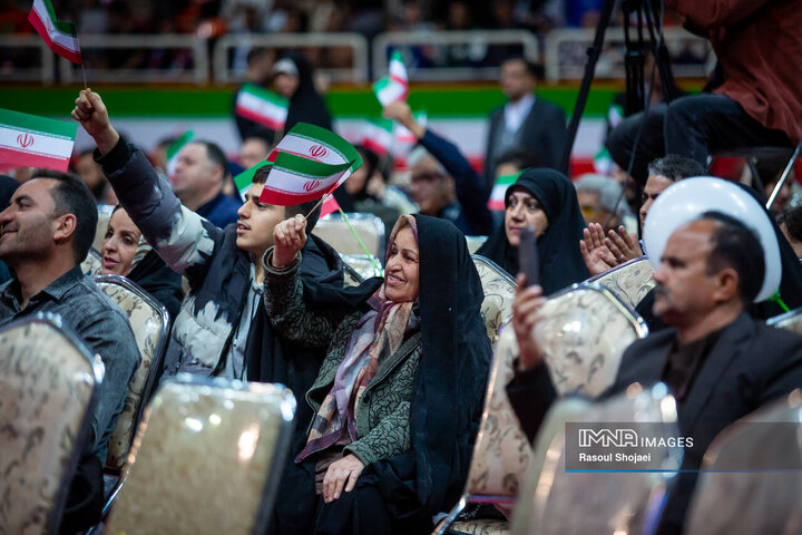 دومین شب جشن دهه فجر خانواده اتوبوسرانی شهرداری اصفهان