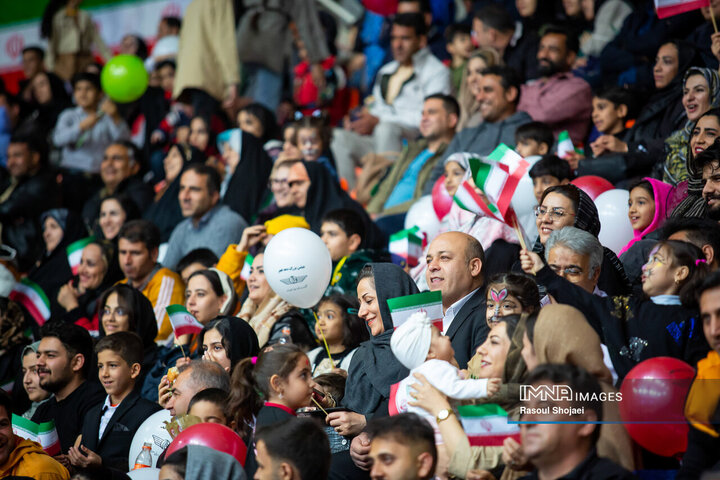 دومین شب جشن دهه فجر خانواده اتوبوسرانی شهرداری اصفهان