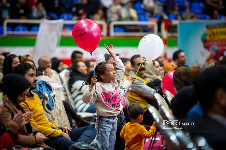 دومین شب جشن دهه فجر خانواده اتوبوسرانی شهرداری اصفهان