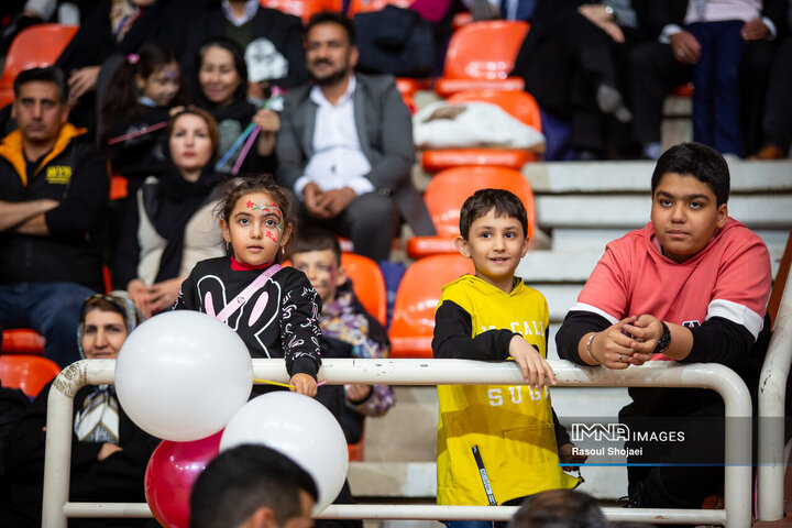 دومین شب جشن دهه فجر خانواده اتوبوسرانی شهرداری اصفهان