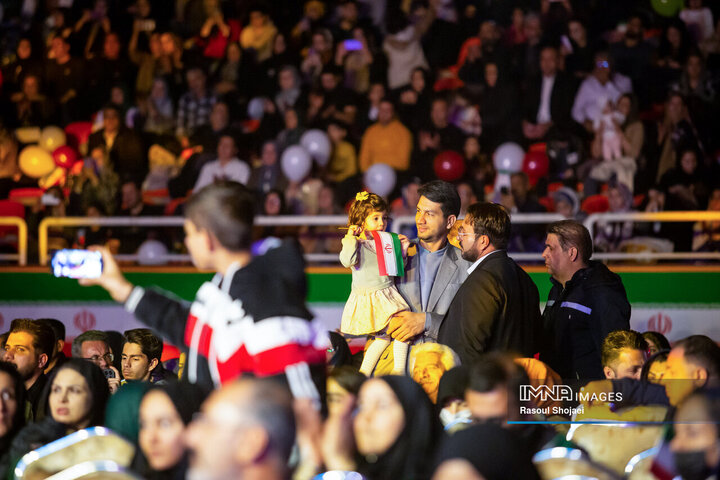 دومین شب جشن دهه فجر خانواده اتوبوسرانی شهرداری اصفهان