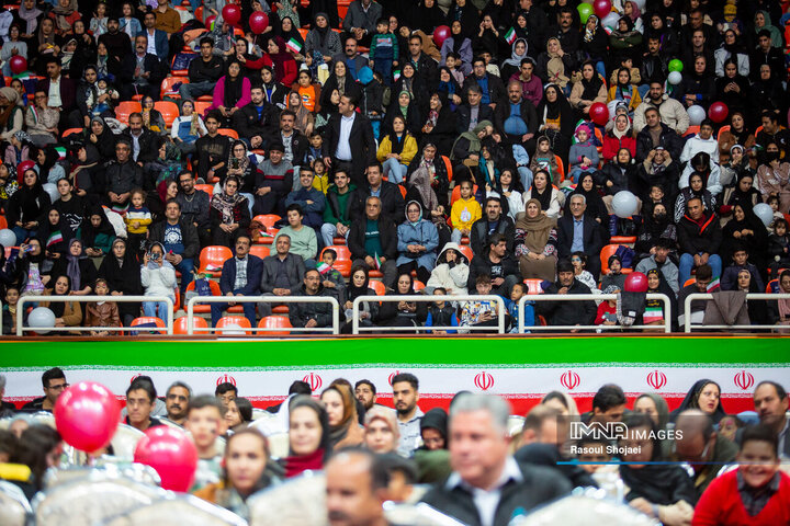 دومین شب جشن دهه فجر خانواده اتوبوسرانی شهرداری اصفهان