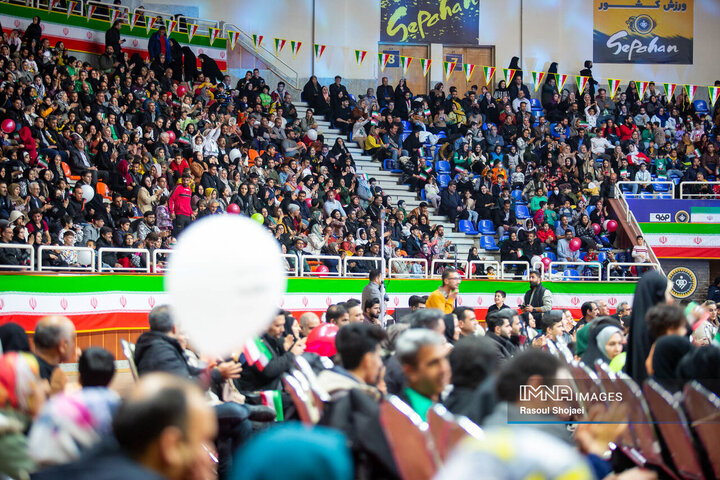 دومین شب جشن دهه فجر خانواده اتوبوسرانی شهرداری اصفهان