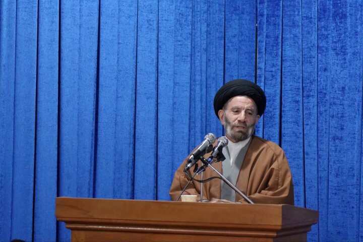 نقش برجسته امام خمینی(ره) در احیای ابعاد سیاسی و اجتماعی اسلام