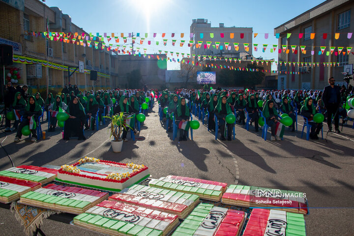 آیین نواختن زنگ انقلاب در مدارس استان فارس