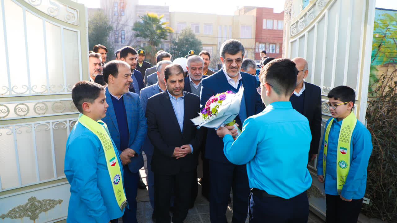 زنگ انقلاب در یزد نواخته شد + تصاویر