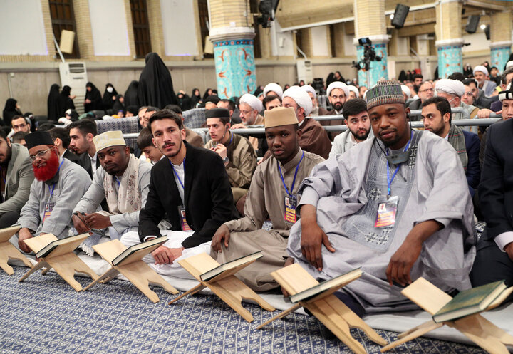 دیدار شرکت‌کنندگان در مسابقات بین‌المللی قرآن با رهبر انقلاب