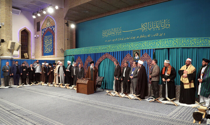 دیدار شرکت‌کنندگان در مسابقات بین‌المللی قرآن با رهبر انقلاب