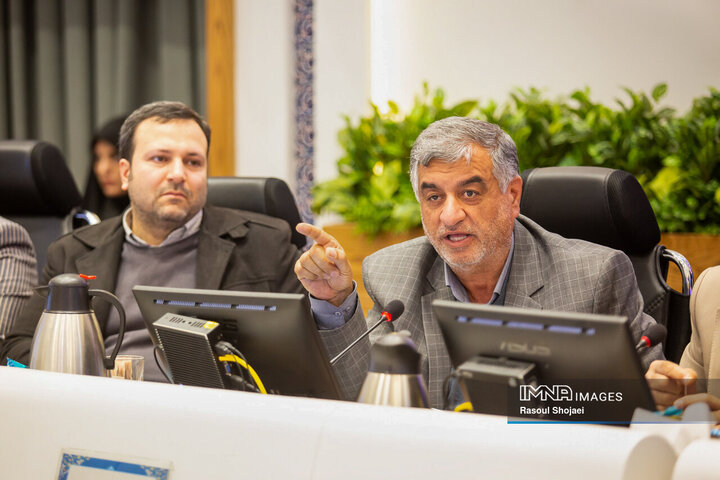 سالن چندسویه نمایش، به پایگاهی برای هنر اصفهان تبدیل شود